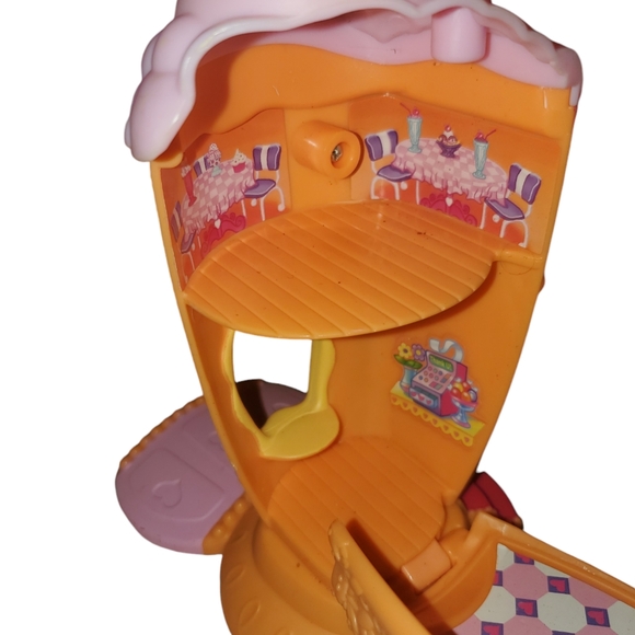 2008 MLP Icecream shake diner & Cherry Blossom pony - Picture 3 of 6